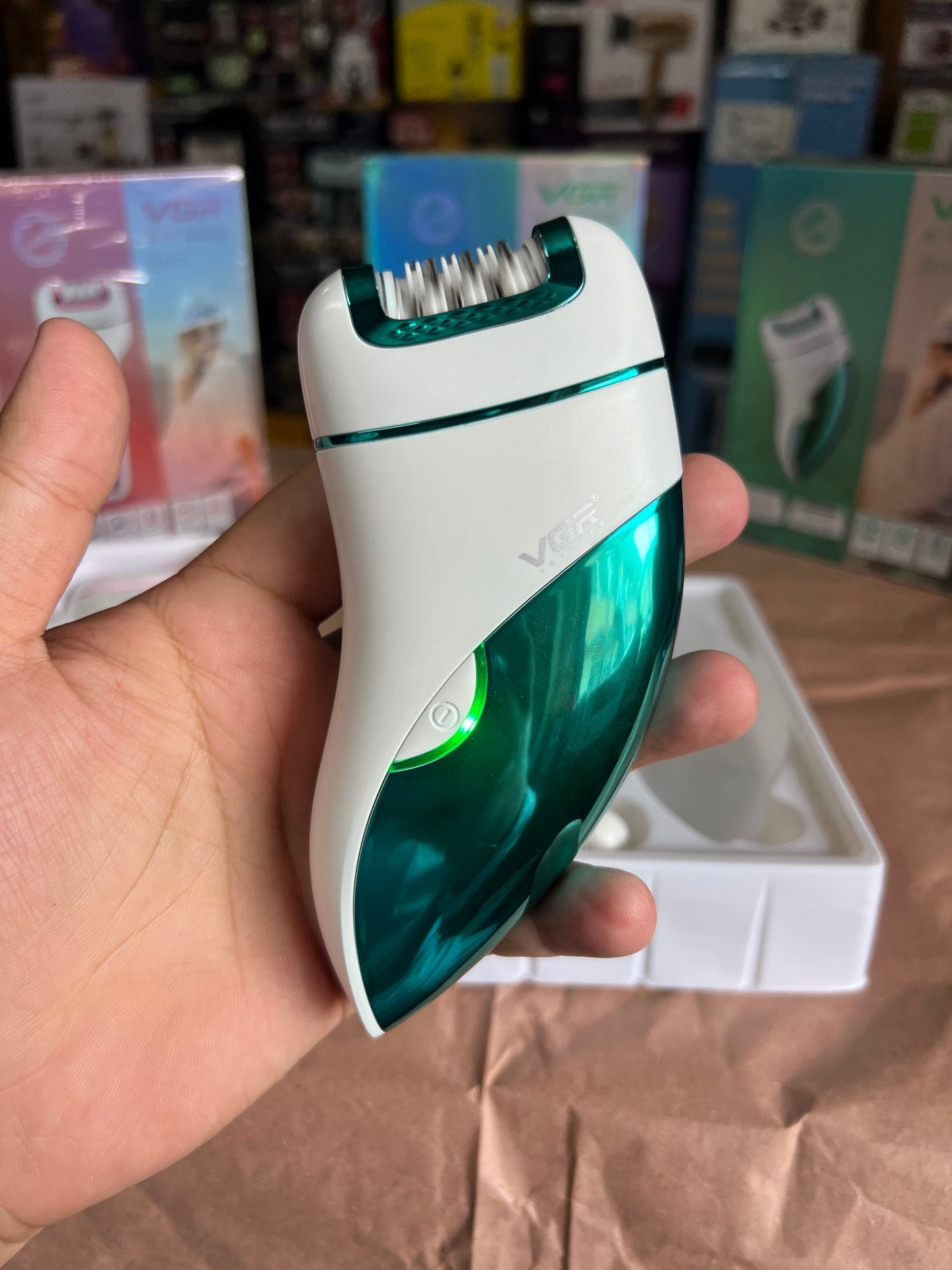 Orginal VGR 3 in 1 Epilator. Shaver trimmer Model .V731 & V732